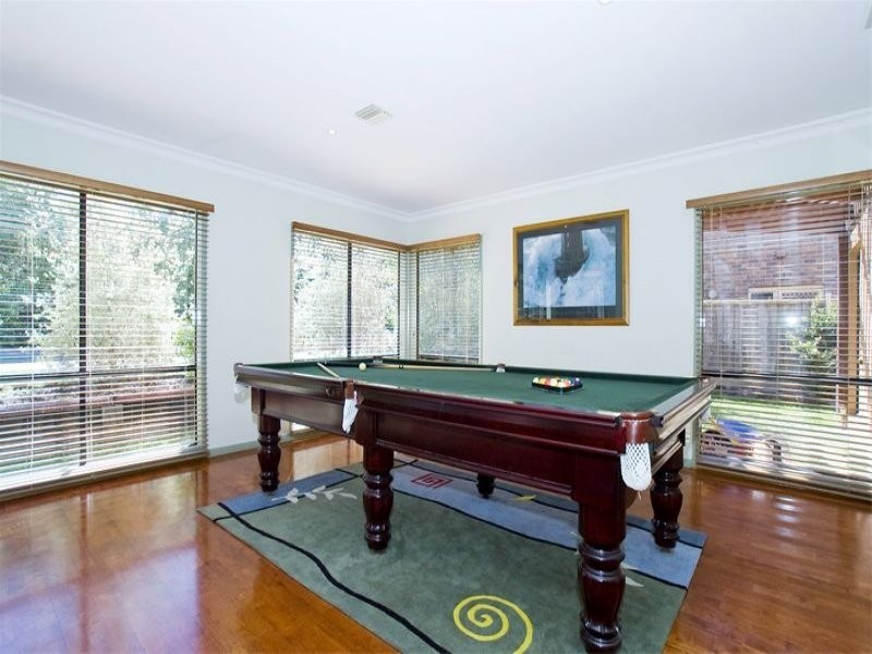 69 Avendon Boulevard, Glen Waverley VIC 3150