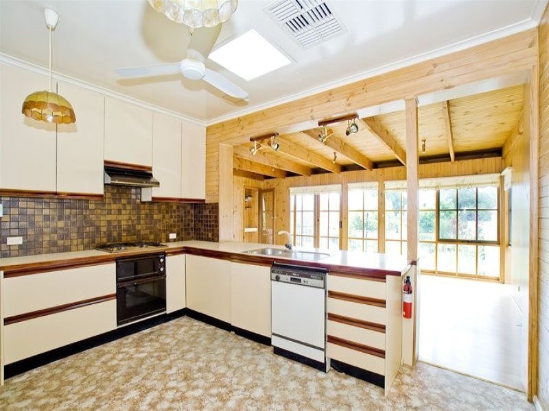 5 Summit Crescent, Glen Waverley VIC 3150