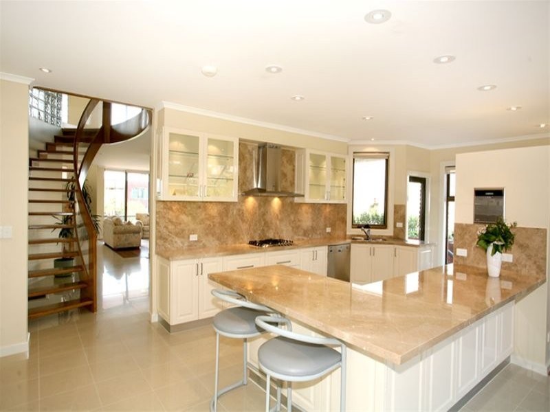 4 Dalkeith Close, Wheelers Hill VIC 3150