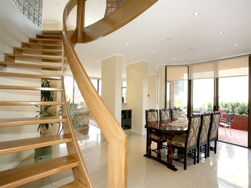 4 Dalkeith Close, Wheelers Hill VIC 3150