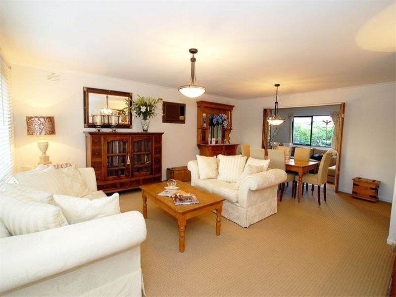 248 Gallaghers Road, Glen Waverley VIC 3150