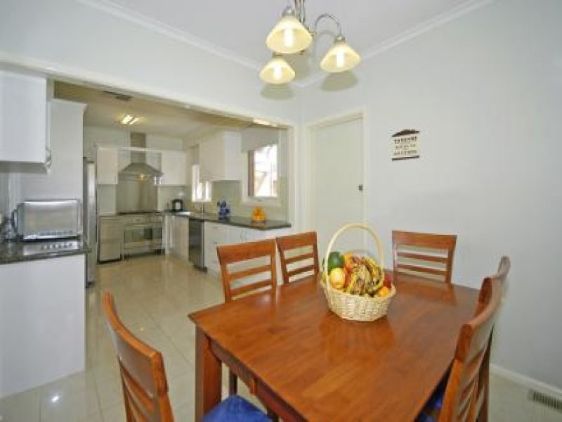 35 The Outlook, Glen Waverley VIC 3150