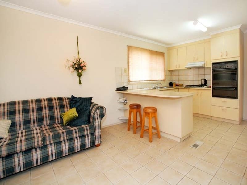 1/4 Clifford Street, Glen Waverley VIC 3150