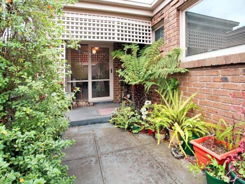 1/4 Clifford Street, Glen Waverley VIC 3150