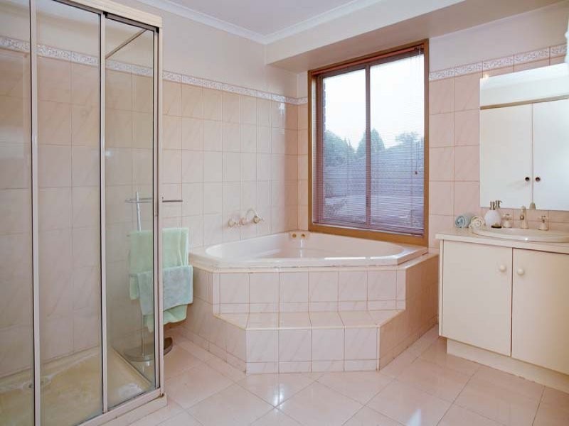 15 Evonne Court, Endeavour Hills VIC 3802