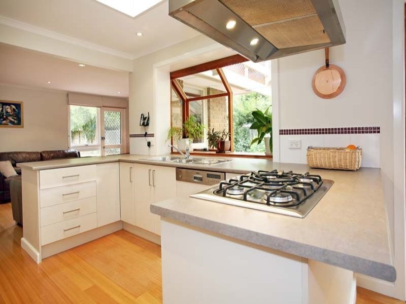 5 Christina Close, Wheelers Hill VIC 3150