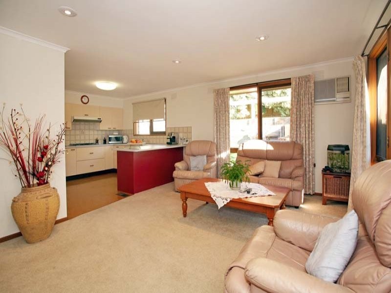 39 Holmbury Boulevard, Mulgrave VIC 3170