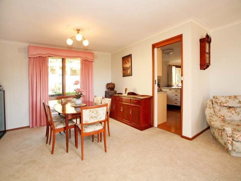 39 Holmbury Boulevard, Mulgrave VIC 3170