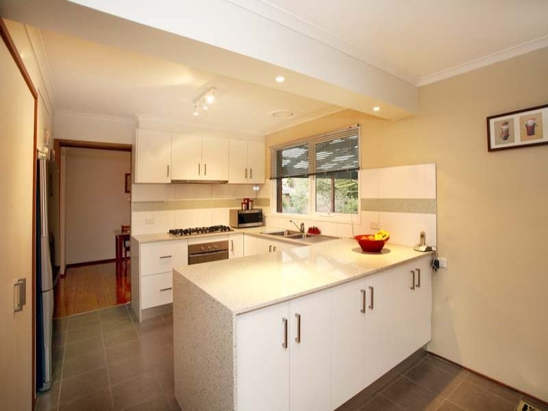 4 Pentland Court, Glen Waverley VIC 3150