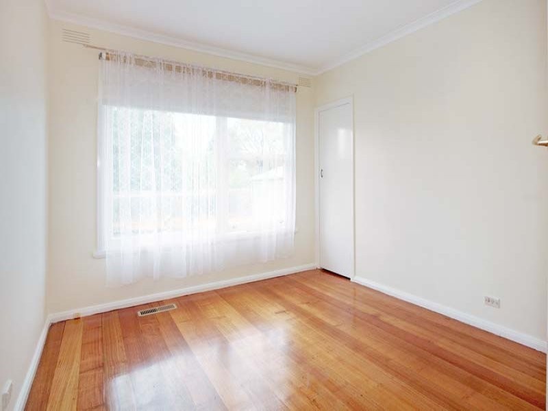 6 Kenilworth Crescent, Glen Waverley VIC 3150