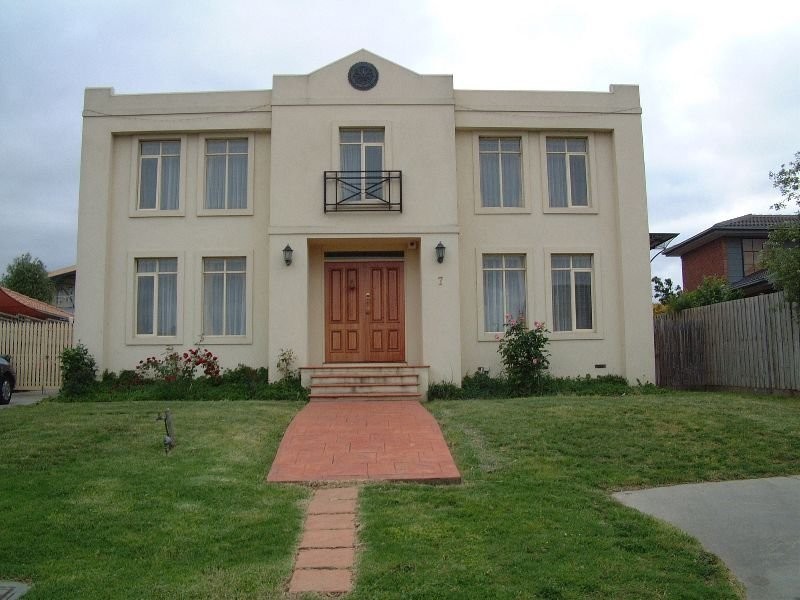 7 Trainor Place, Burwood East VIC 3151