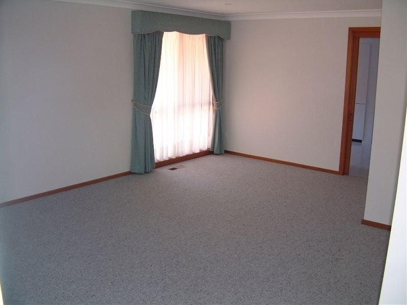 128 Whalley Drive, Wheelers Hill VIC 3150