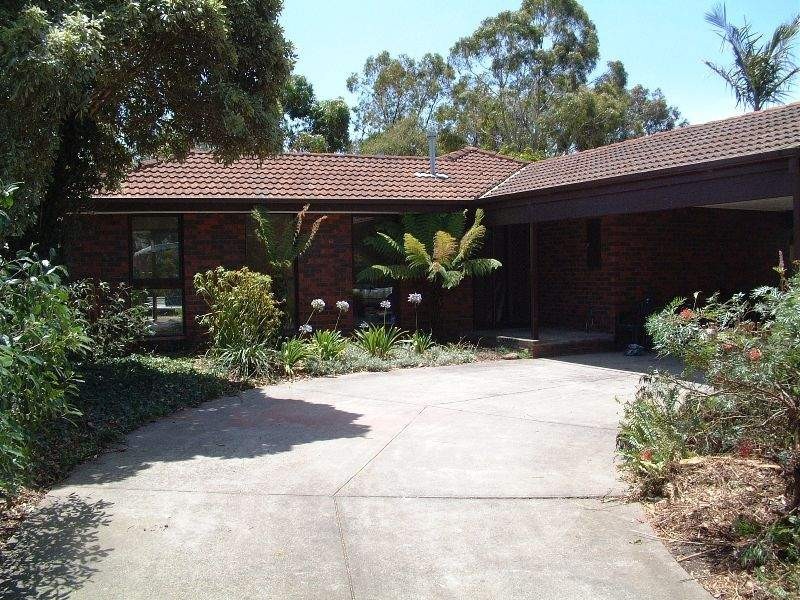 15 Chapman Boulevard, Glen Waverley VIC 3150