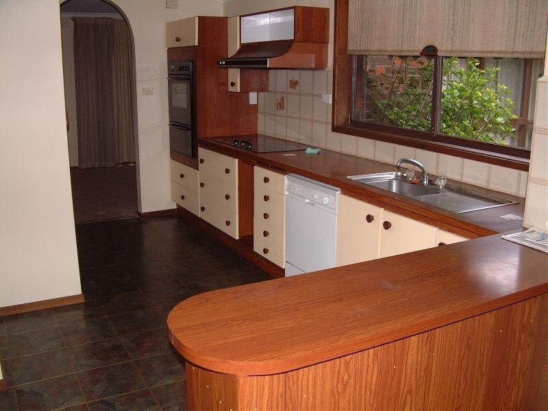 15 Chapman Boulevard, Glen Waverley VIC 3150