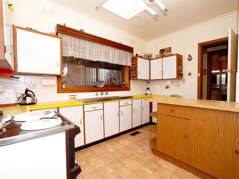 10 Railway Parade North, Glen Waverley VIC 3150