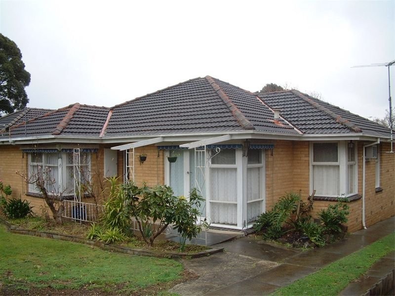 33 Jordan Grove, Glen Waverley VIC 3150