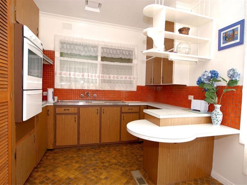 33 Jordan Grove, Glen Waverley VIC 3150