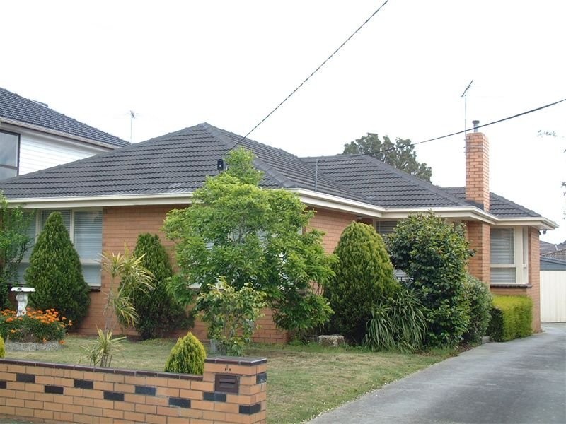 37 Lindisfarne Drive, Burwood East VIC 3151