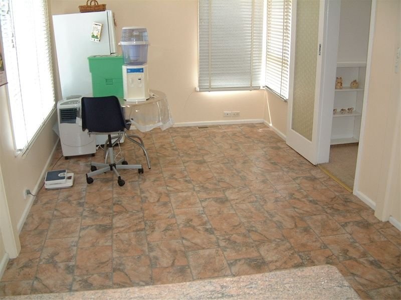 37 Lindisfarne Drive, Burwood East VIC 3151