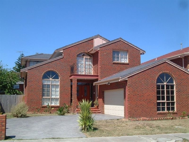 94 Herriotts Boulevard, Glen Waverley VIC 3150