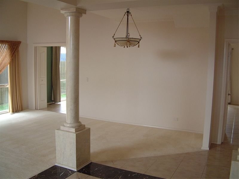 94 Herriotts Boulevard, Glen Waverley VIC 3150