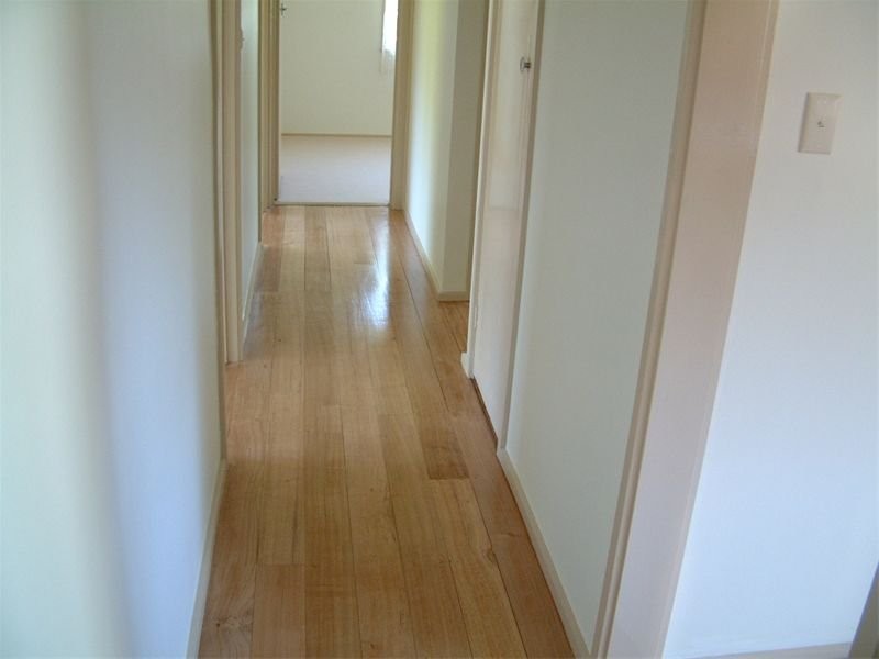 8 Coomleigh Avenue, Glen Waverley VIC 3150