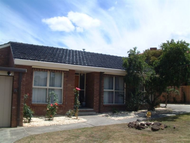 10 Leatherwood Crescent, Wheelers Hill VIC 3150