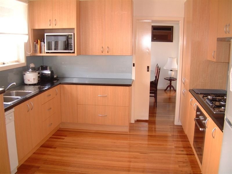 10 Leatherwood Crescent, Wheelers Hill VIC 3150