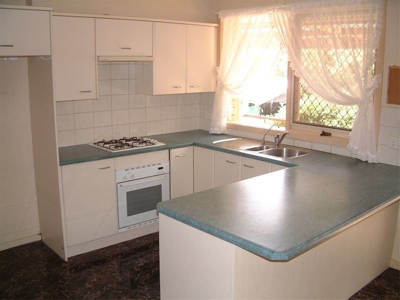 11 Hollygreen Drive, Wheelers Hill VIC 3150