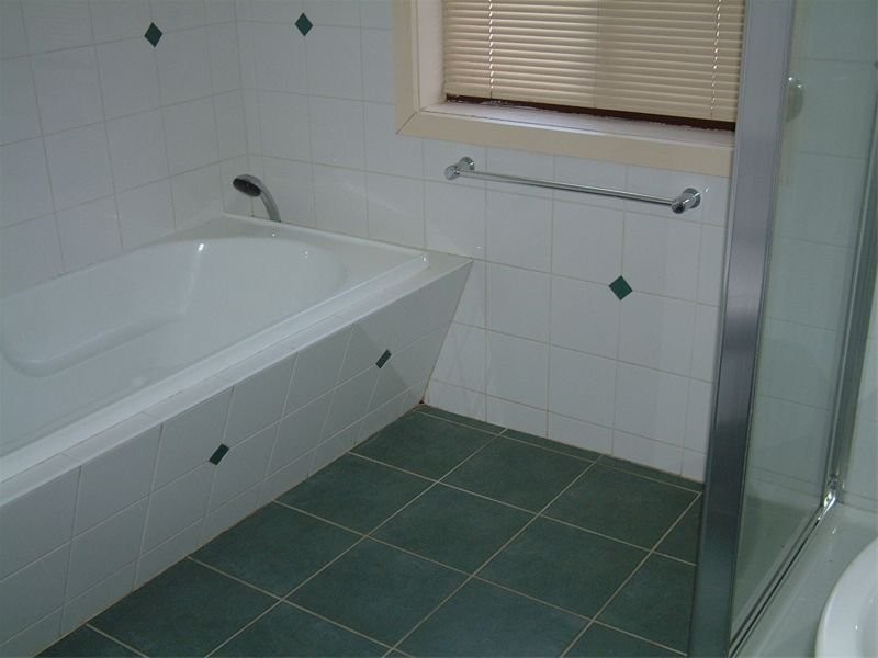 18 Wynyard Street, Glen Waverley VIC 3150