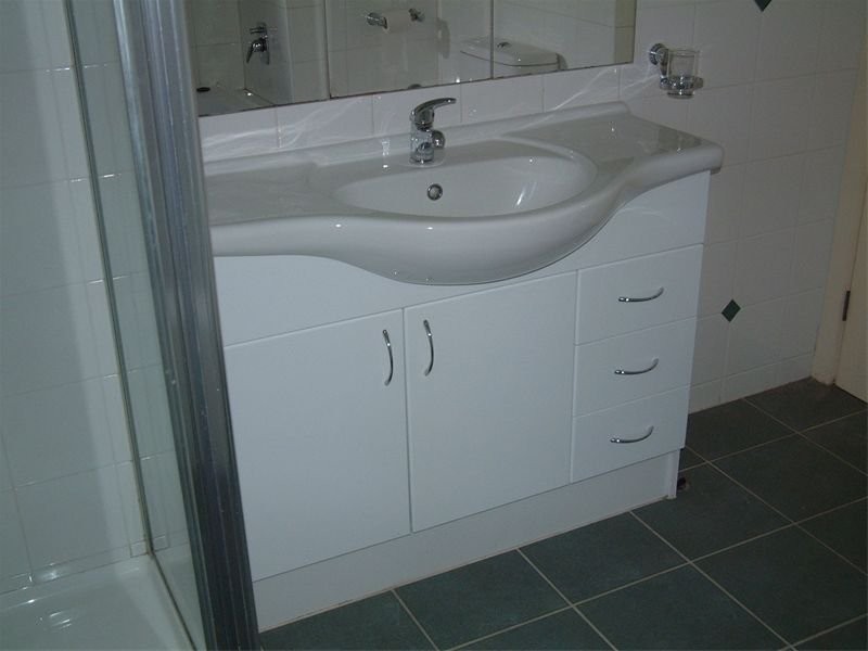 18 Wynyard Street, Glen Waverley VIC 3150