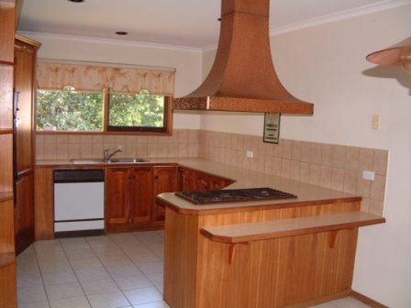 58 Kenross Drive, Wheelers Hill VIC 3150