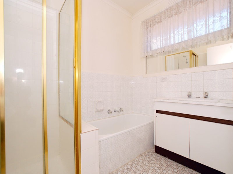 8 Warwick Court, Glen Waverley VIC 3150