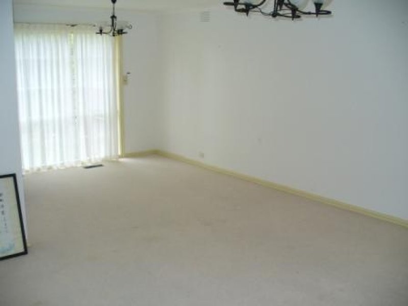 10 Kenross Drive, Wheelers Hill VIC 3150