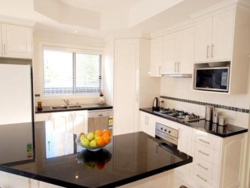 8 Albert Crescent, Mulgrave VIC 3170