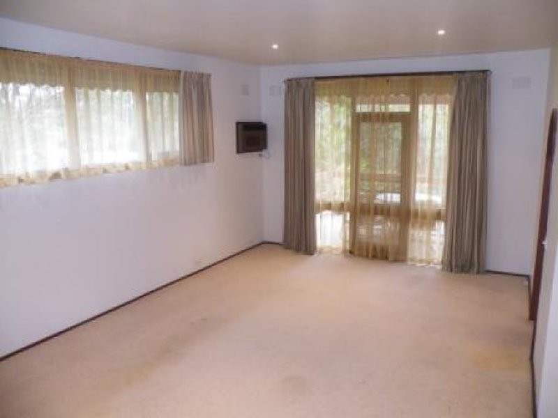 4 Highvale Road, Glen Waverley VIC 3150