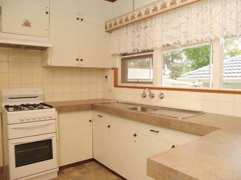 8 Derwent Crescent, Banksia Park SA 5091