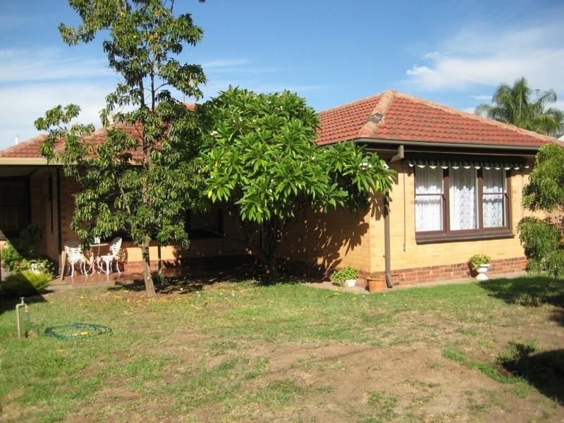 7 Andrew Avenue, Campbelltown SA 5074