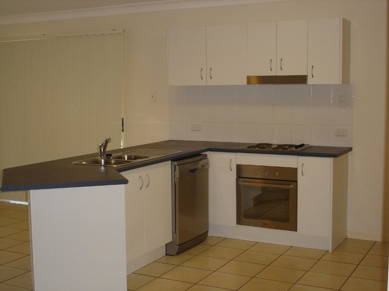 34 Vanessa Court, Camira QLD 4300