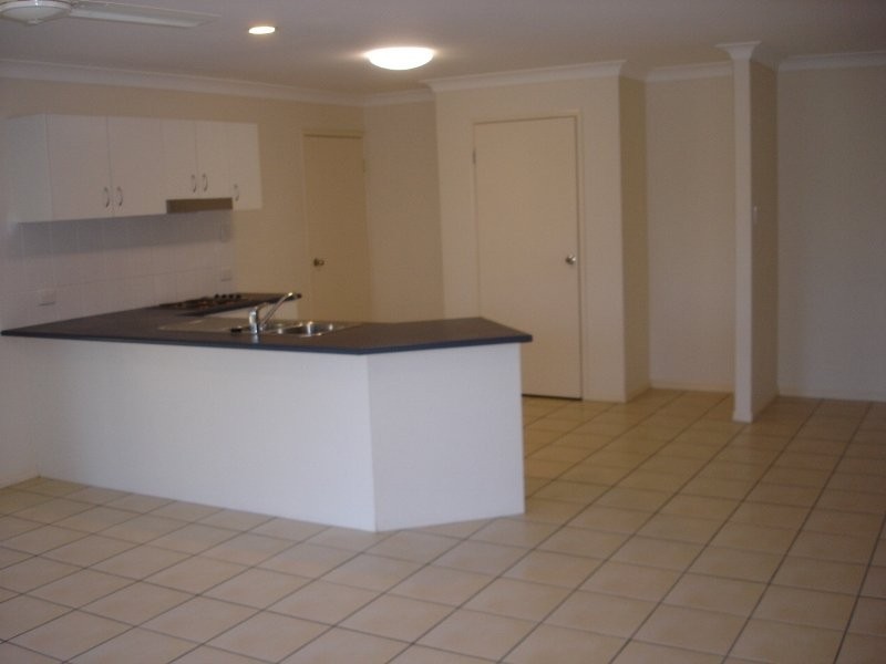 34 Vanessa Court, Camira QLD 4300