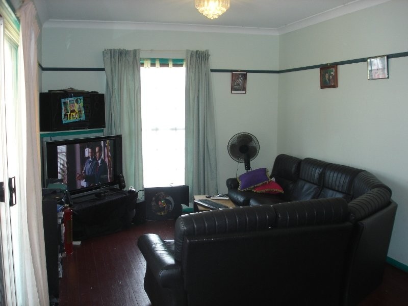111 Brisbane Tce, Goodna QLD 4300