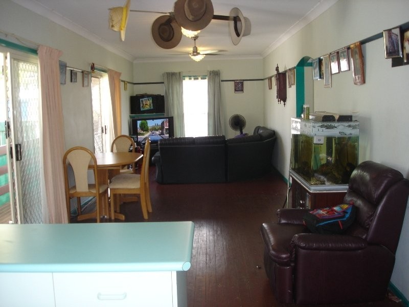 111 Brisbane Tce, Goodna QLD 4300