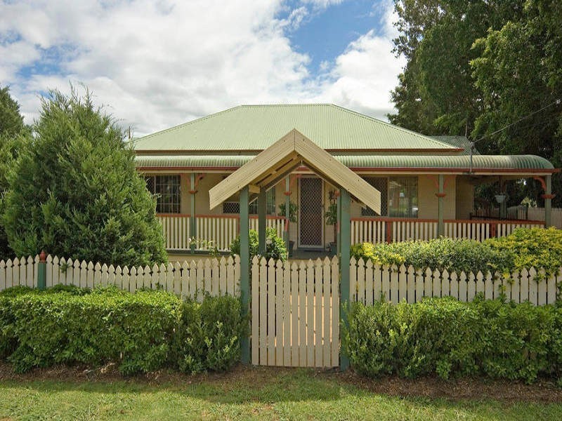 29 Halletts Road, Redbank Plains QLD 4301