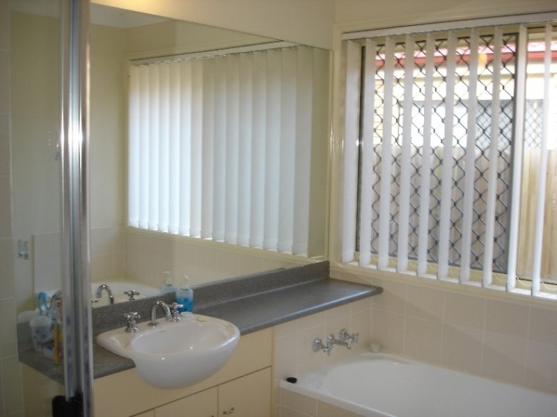 10 Ashbourne Avenue, Goodna QLD 4300