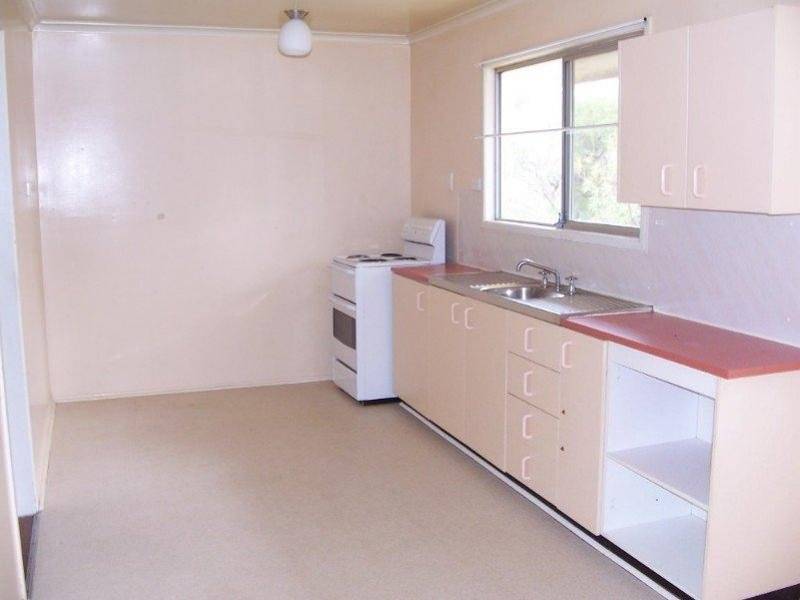 14 Sean Street, Riverview QLD 4303