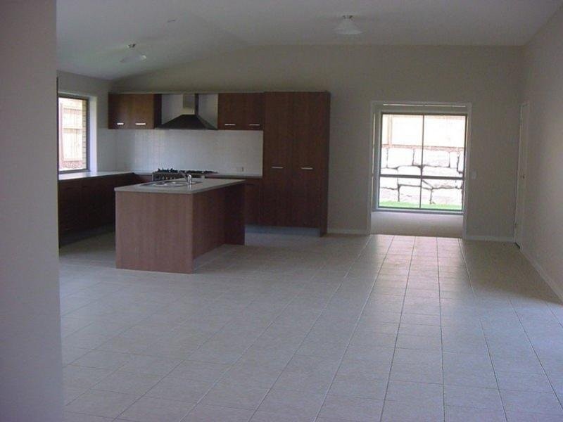 14 Ashbourne Avenue, Goodna QLD 4300