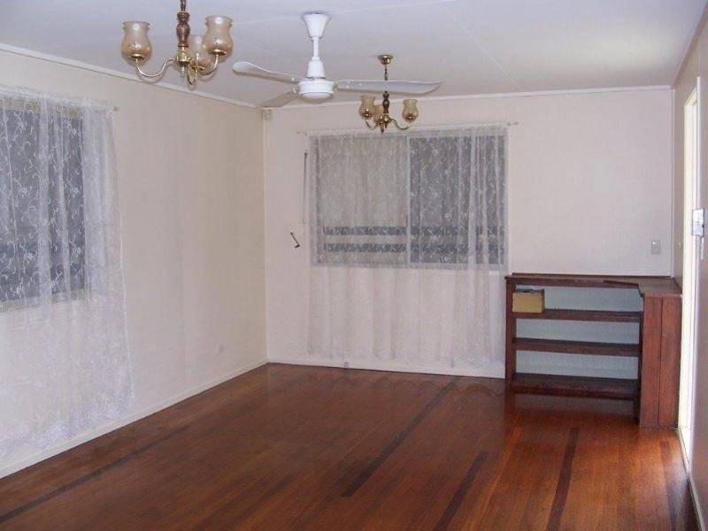 6 Linda Street, Goodna QLD 4300