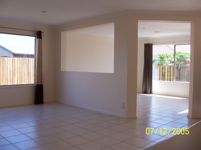 8 Diana Street, Springfield Lakes QLD 4300