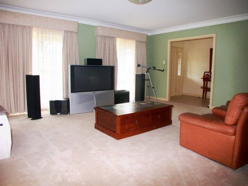 5 Luton Close, Kanwal NSW 2259