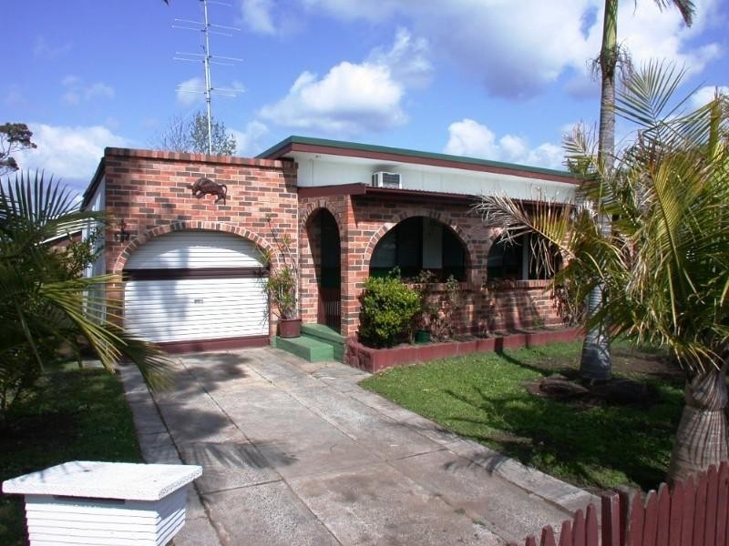 2 Koorana Avenue, Gorokan NSW 2263